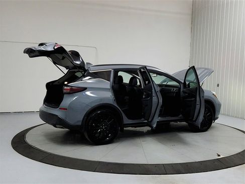 Used 2024 Nissan Murano SV w/ SV Midnight Edition Package image 15