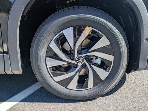 Certified 2026 Volkswagen Tiguan S FWD image 11