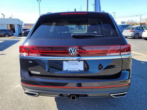 New 2026 Volkswagen Atlas SE FWD image 8