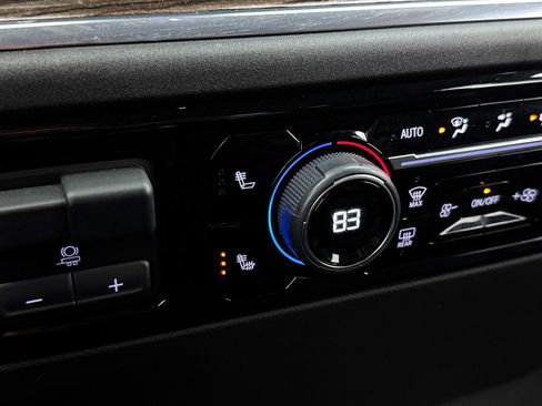 Used 2024 Chevrolet Silverado 1500 LT image 25