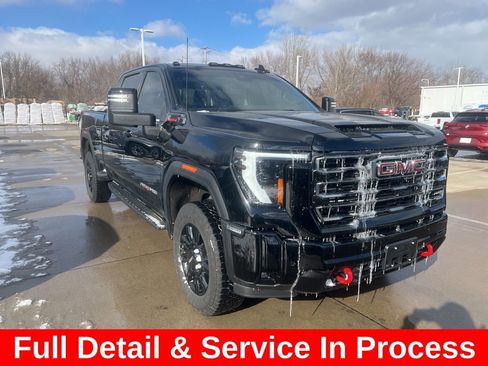 Used 2025 GMC Sierra 2500 AT4 w/ AT4 Premium Plus Package image 3