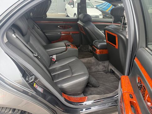 Used 2005 Maybach 57 RWD image 30