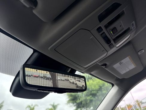 New 2026 Toyota Highlander Platinum AWD/4WD image 30