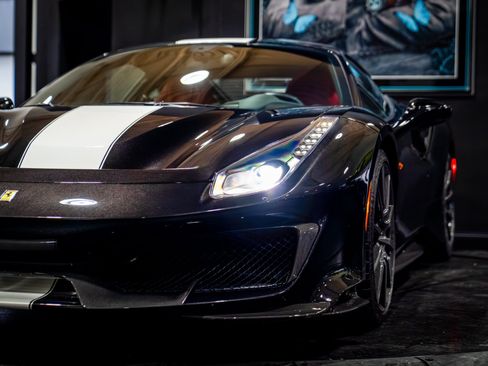 Used 2020 Ferrari 488 Pista Coupe RWD image 14