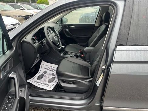 Used 2020 Volkswagen Tiguan SEL AWD/4WD image 13