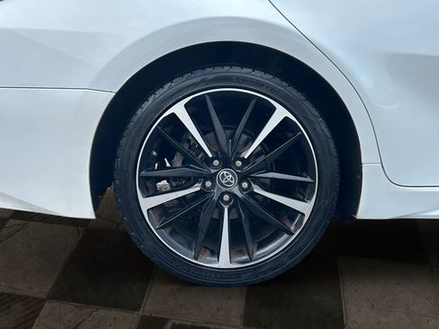 Used 2019 Toyota Camry XSE w/ Navigation Package FWD image 12