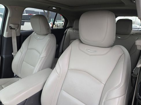 Used 2019 Cadillac XT4 Premium Luxury image 9