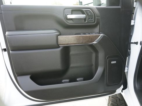 Used 2023 GMC Sierra 2500 Denali w/ Denali Ultimate Package image 28