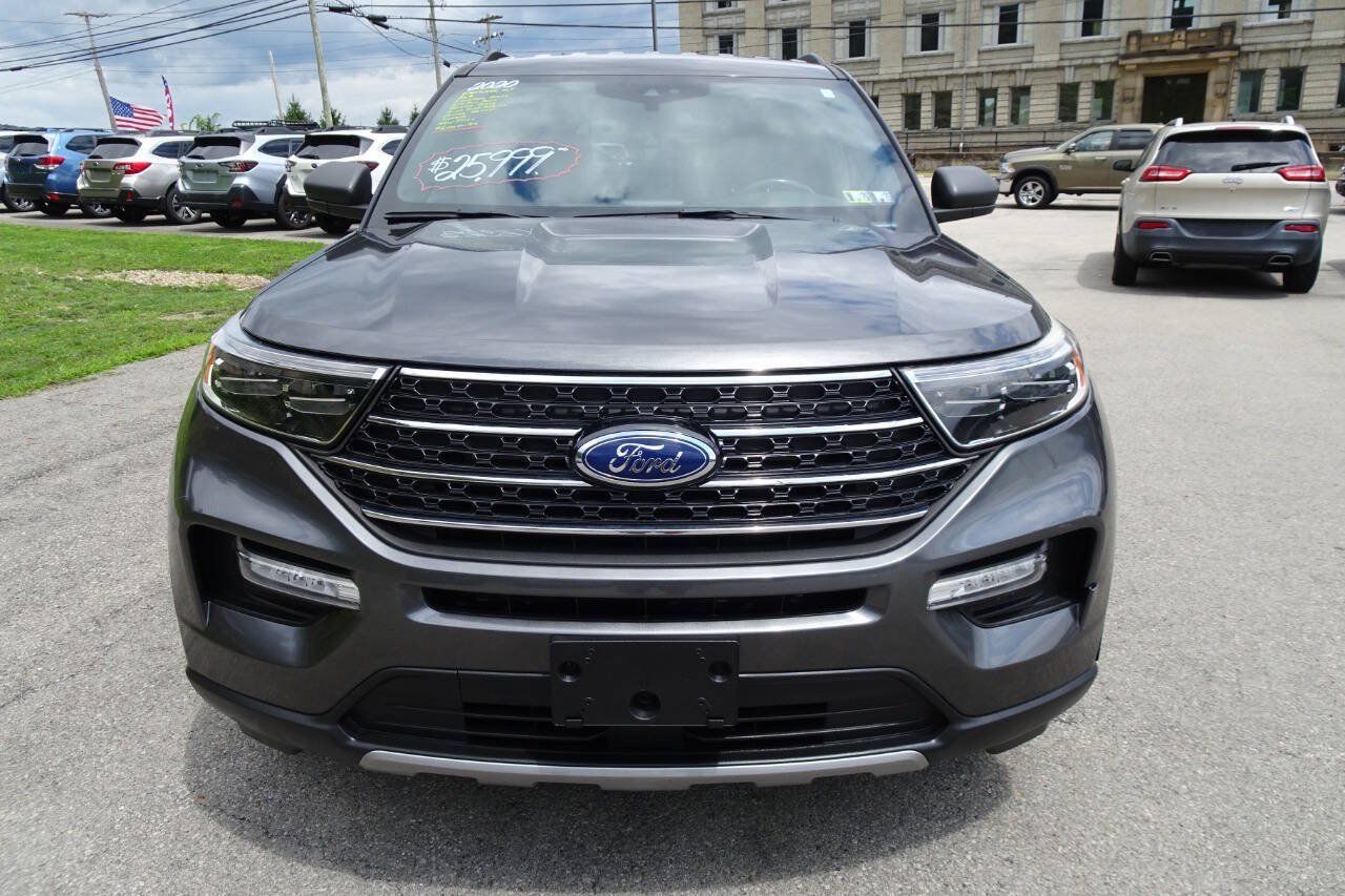 Used 2020 Ford Explorer XLT w/ Equipment Group 202A AWD/4WD image 3