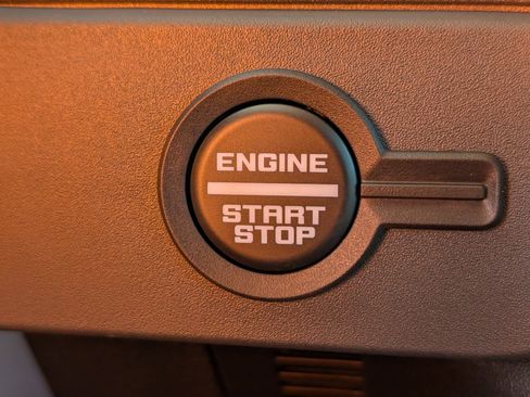 New 2025 Ford Bronco Badlands image 28