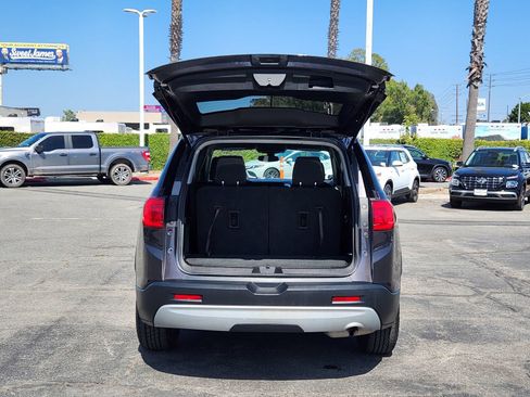 Used 2018 GMC Acadia SLE FWD image 12