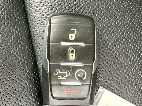 Used 2024 RAM 1500 Laramie AWD/4WD image 16