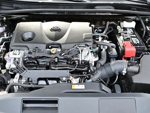 Used 2018 Toyota Camry XLE image 48