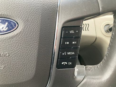 Used 2012 Ford Taurus SEL image 12