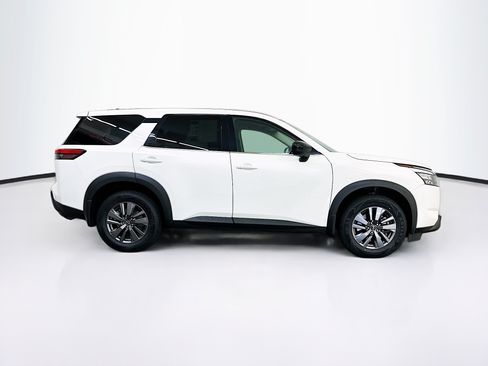 Used 2023 Nissan Pathfinder S AWD/4WD image 10