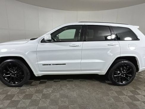 Used 2020 Jeep Grand Cherokee Altitude AWD/4WD image 5
