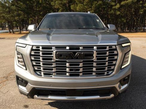 Used 2025 GMC Yukon Denali w/ LPO, Floor Liner Package image 8