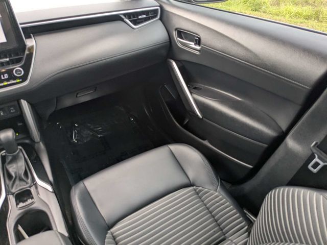 Used 2024 Toyota Corolla Cross AWD Hybrid w/ Convenience Package image 17