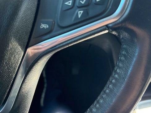 Used 2018 Chevrolet Equinox LT FWD image 28