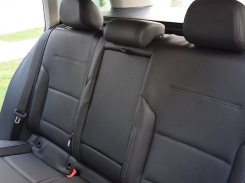 Used 2015 Volkswagen Golf TDI S FWD image 42