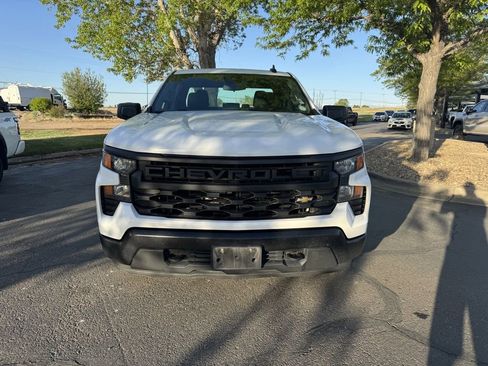Used 2022 Chevrolet Silverado 1500 W/T w/ Trailering Package image 2