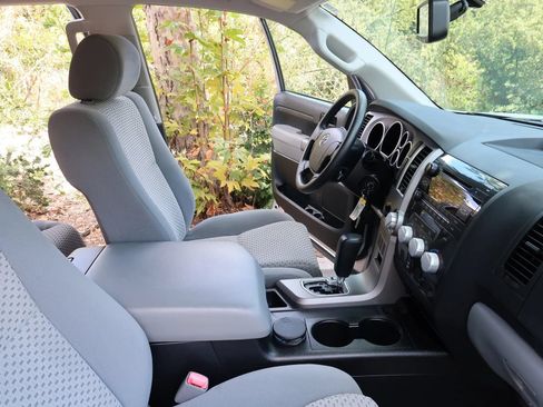 Used 2010 Toyota Tundra 4x4 Double Cab image 37