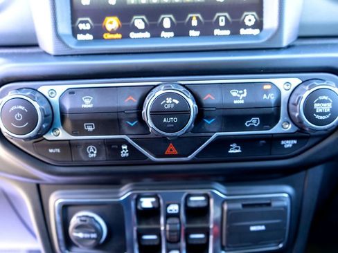 Used 2022 Jeep Gladiator Rubicon w/ Trailer Tow Package image 15