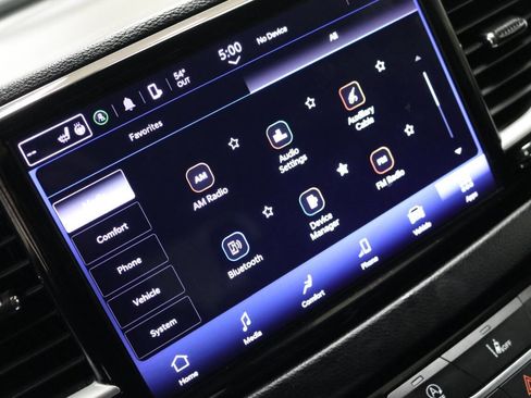 Used 2023 Chrysler Pacifica Touring-L image 46