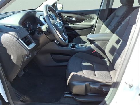 Used 2024 GMC Terrain SLE image 21