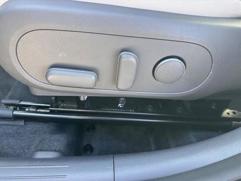 Used 2025 Hyundai Kona SEL image 16