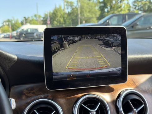 Used 2019 Mercedes-Benz GLA 250 4MATIC image 32