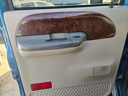 Used 2000 Ford F250 XL image 12