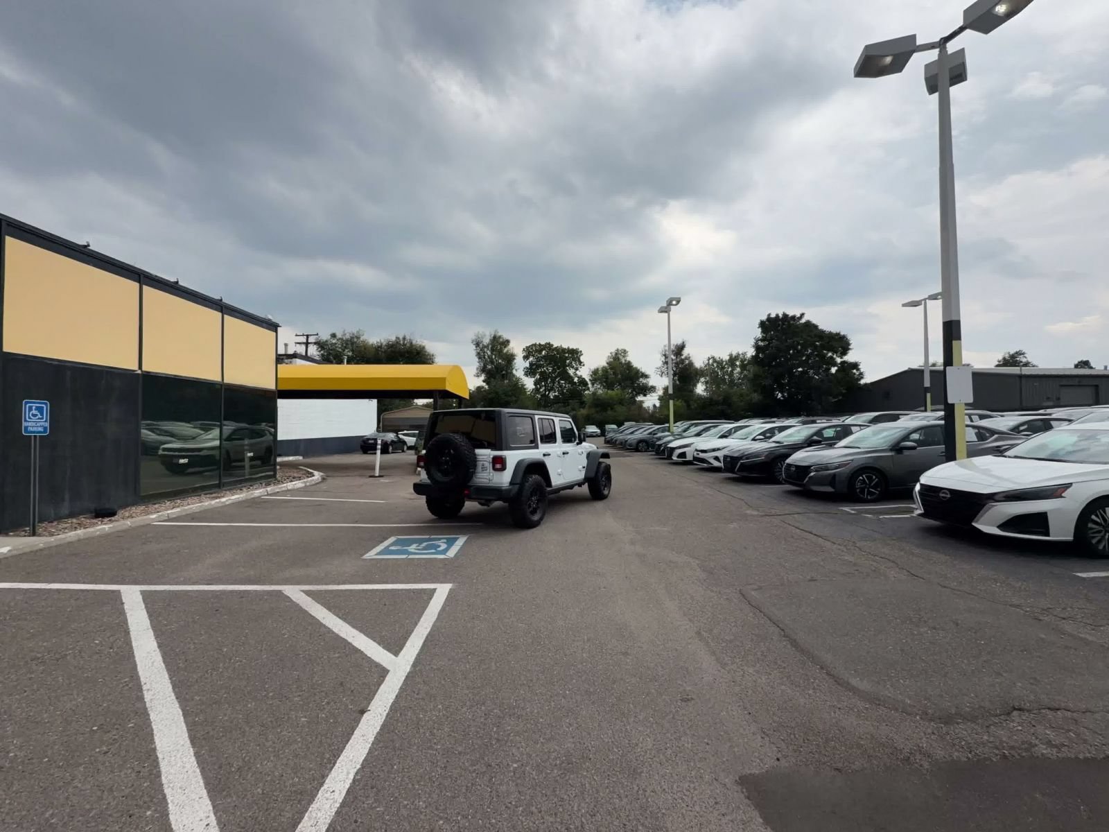 Used 2025 Jeep Wrangler Unlimited Sport AWD/4WD image 10