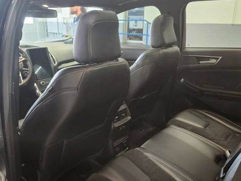 Used 2022 Ford Edge ST w/ Equipment Group 401A AWD/4WD image 13