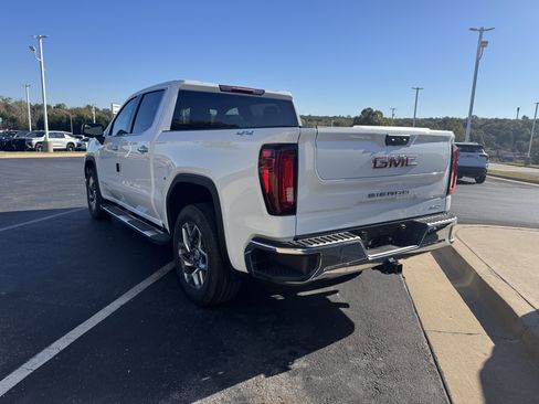 New 2026 GMC Sierra 1500 SLT w/ SLT Premium Package image 3