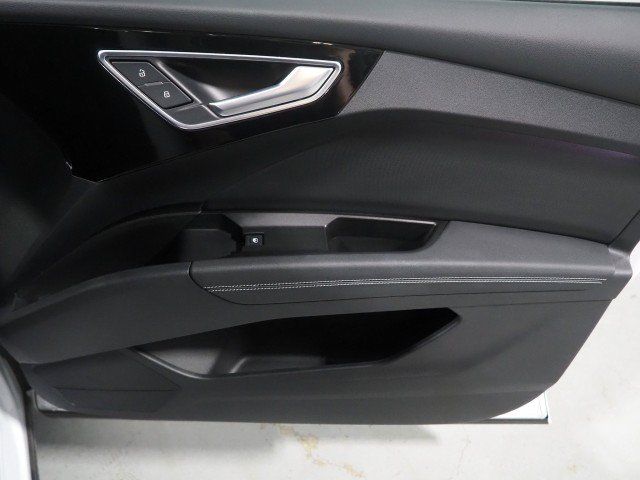 Used 2024 Audi Q4 e-tron quattro Prestige Sportback AWD/4WD image 53