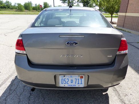 Used 2010 Ford Focus SE FWD image 7