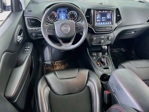 Used 2022 Jeep Cherokee Trailhawk w/ Comfort/Convenience Group AWD/4WD image 21