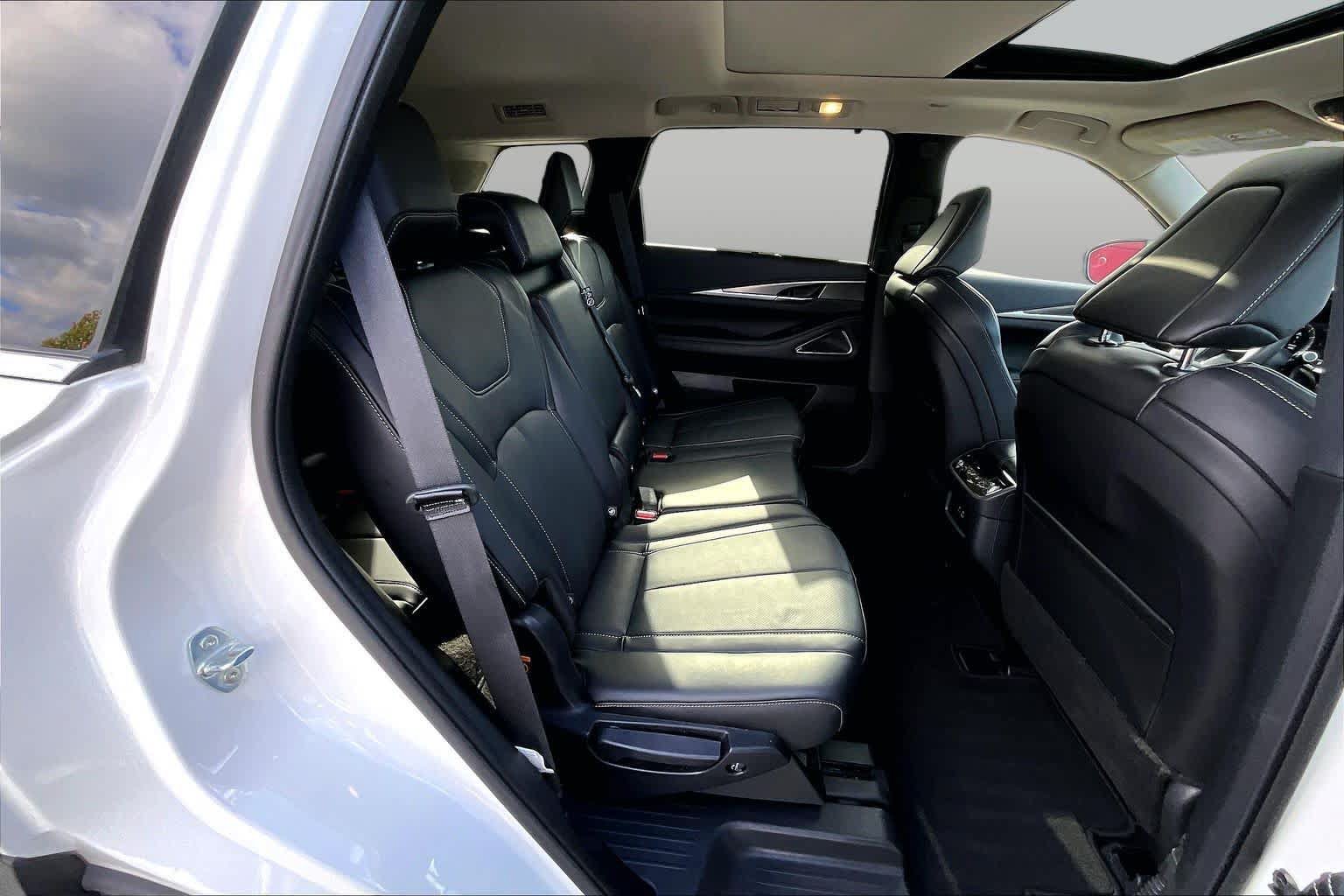 Used 2025 INFINITI QX60 Luxe w/ Vision Package AWD/4WD image 18
