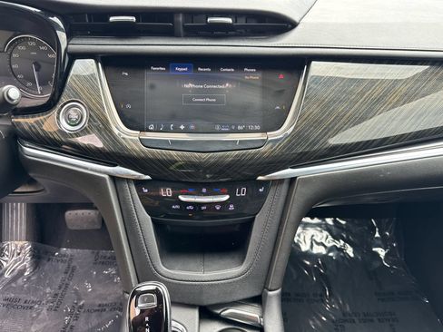 Used 2022 Cadillac XT6 Premium Luxury FWD image 29