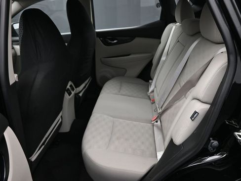 Used 2020 Nissan Rogue Sport SV image 12