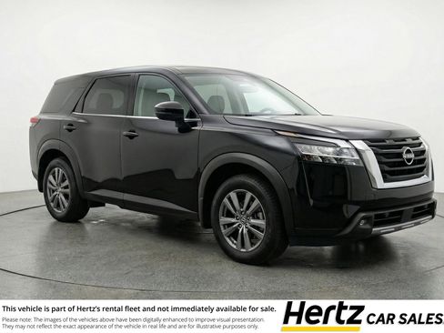 Used 2025 Nissan Pathfinder SV image 1