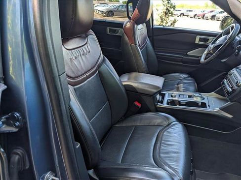 Used 2020 Ford Explorer Platinum w/ Premium Technology Package AWD/4WD image 13
