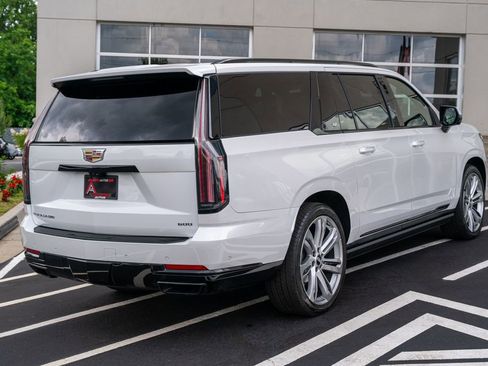 Used 2025 Cadillac Escalade ESV Sport w/ Touring Package AWD/4WD image 10