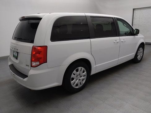 Used 2018 Dodge Grand Caravan SE w/ UConnect Hands-Free Group image 10