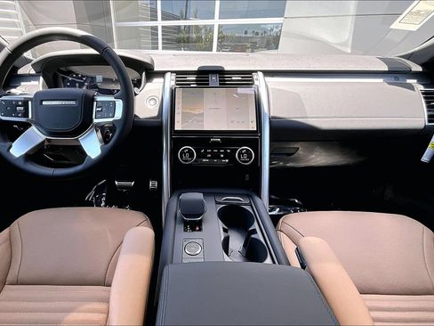 New 2026 Land Rover Discovery Limited Edition AWD/4WD image 5