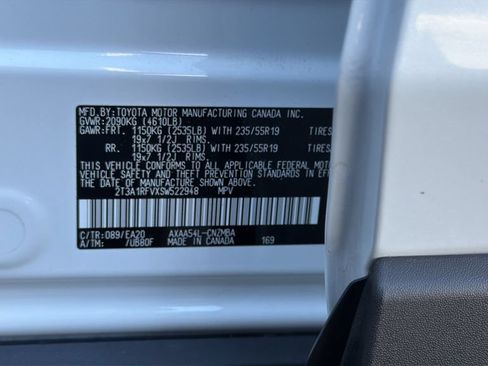 Used 2025 Toyota RAV4 XLE Premium AWD/4WD image 27