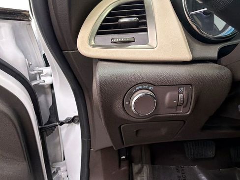 Used 2015 Buick Verano FWD image 29