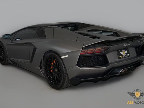 Used 2015 Lamborghini Aventador LP 700-4 image 8