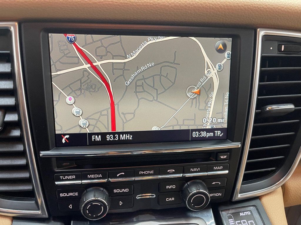 Used 2014 Porsche Panamera image 33
